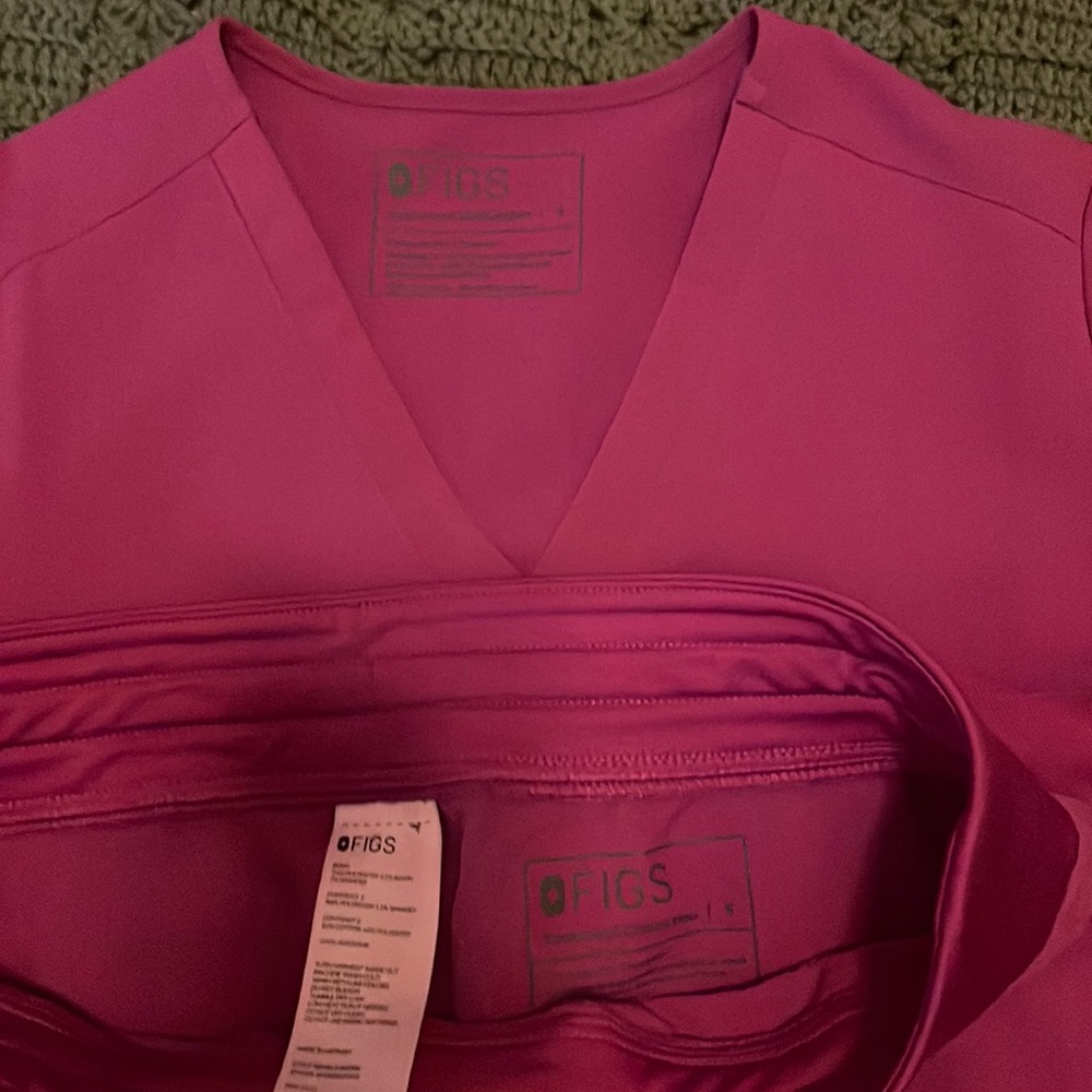 Fuchsia limited edition size small figs scrubs